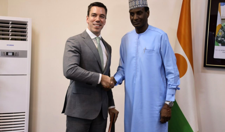 Diplomatie américaine : les états-unis renforcent leur influence au sahel après le mali et le burkina faso