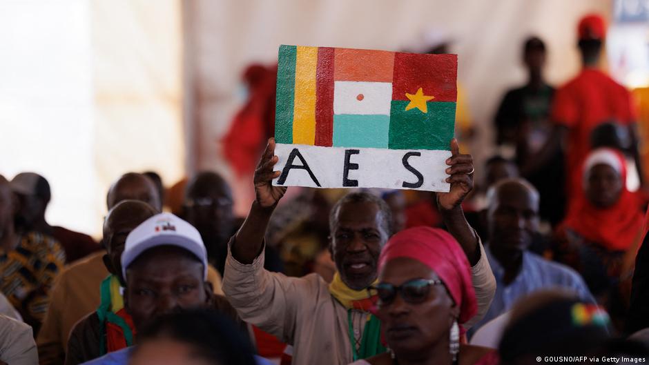 Passeport de l&rsquo;AES : un déploiement inégal entre les pays du Sahel