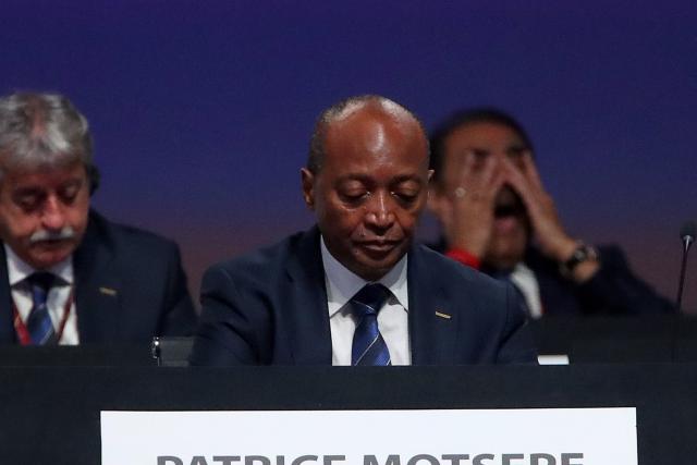 Motsepe en visite officielle à Dakar après la polémique autour de la can 2025