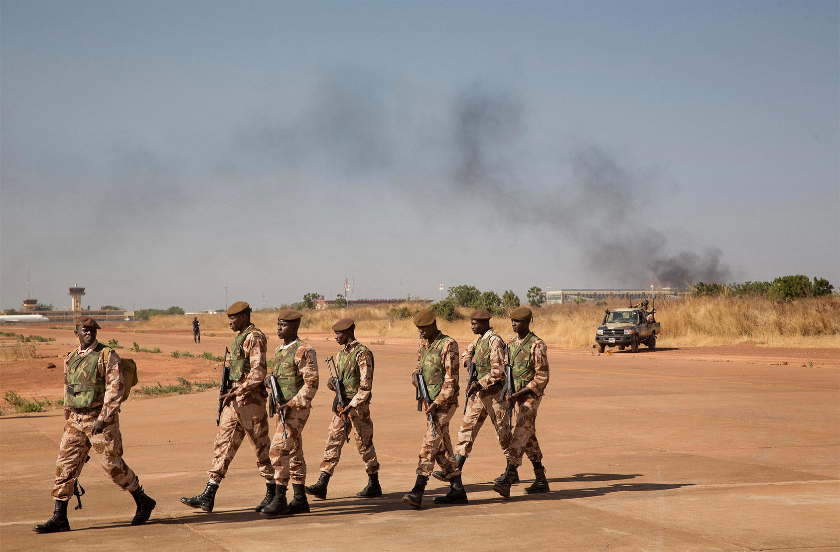 Offensive touarègue et djihadiste au Mali : une alliance inattendue défie la junte