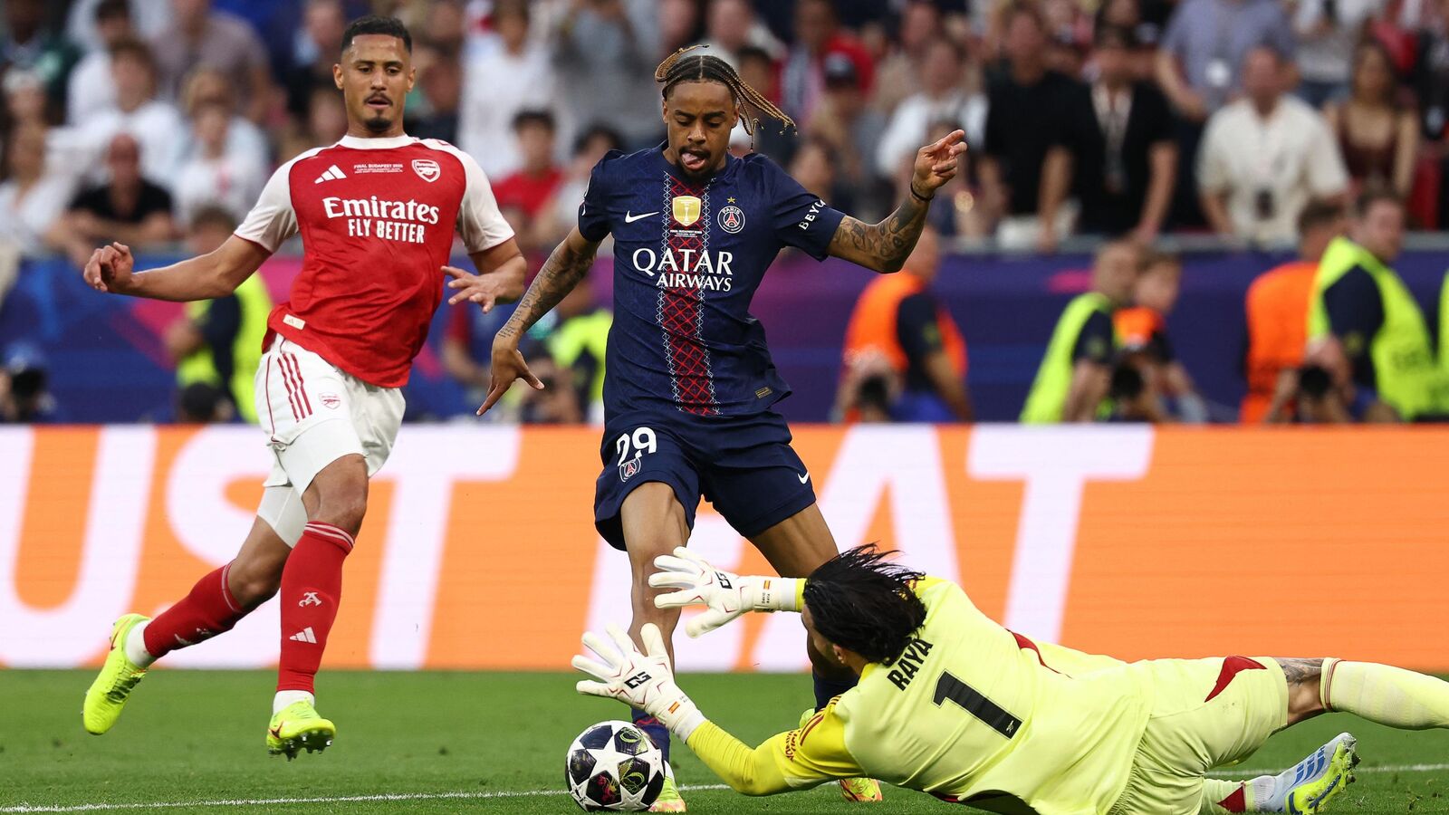 Bradley Barcola transforme ses ratés en sourire après le sacre du PSG