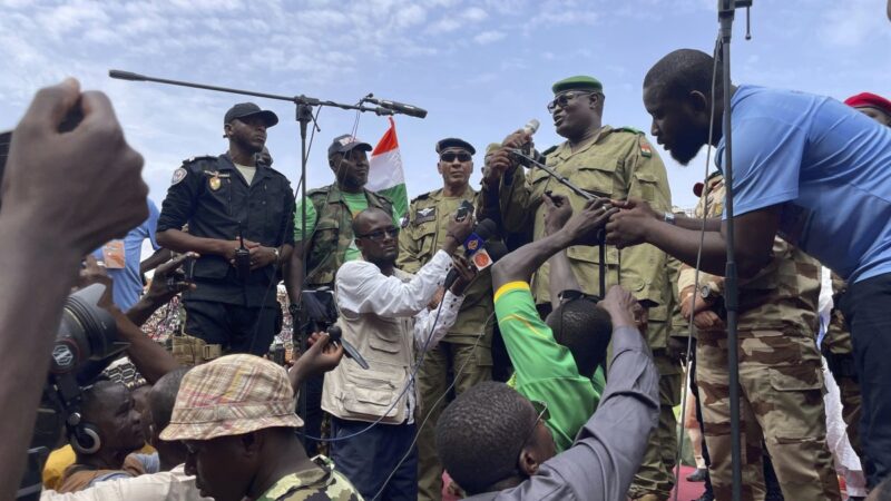 Niger : un an après le coup d’État, l’effondrement des droits humains