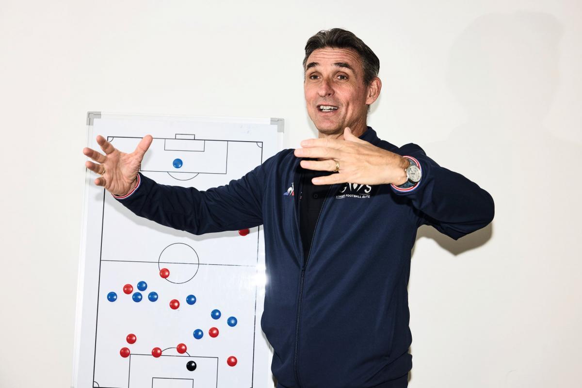 «  J&rsquo;ai gagné à Wembley mais, en plus, je suis le premier à l&rsquo;avoir fait »  : Guillaume Warmuz revient sur la victoire de Lens contre Arsenal en Ligue des champions 1999