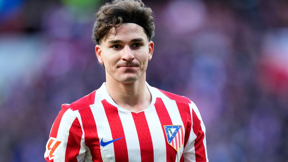 Transfert julian alvarez : le fc barcelone en embuscade face au psg