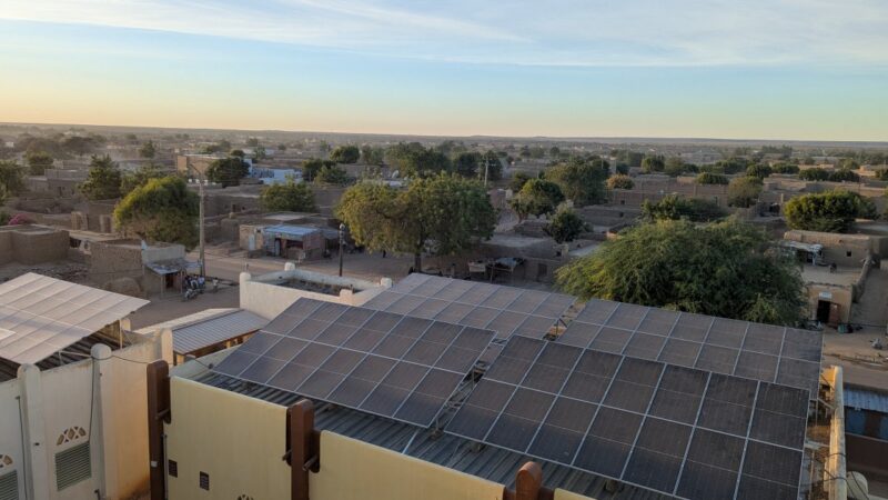 Énergie solaire à Niafounké : soins et autonomie renforcés au Mali