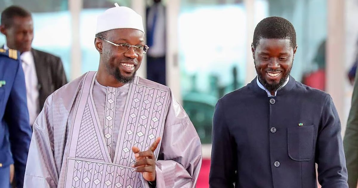 Changement politique majeur au Sénégal : le président faye remplace son premier ministre sonko