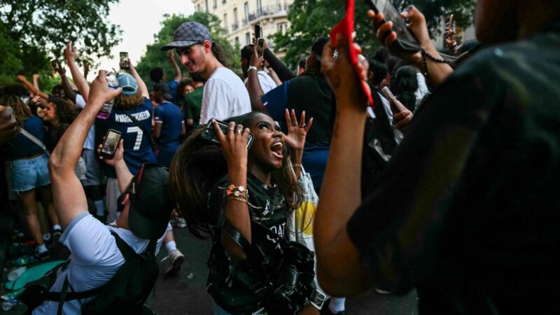 Paris s&rsquo;enflamme après le deuxième titre du psg en ligue des champions