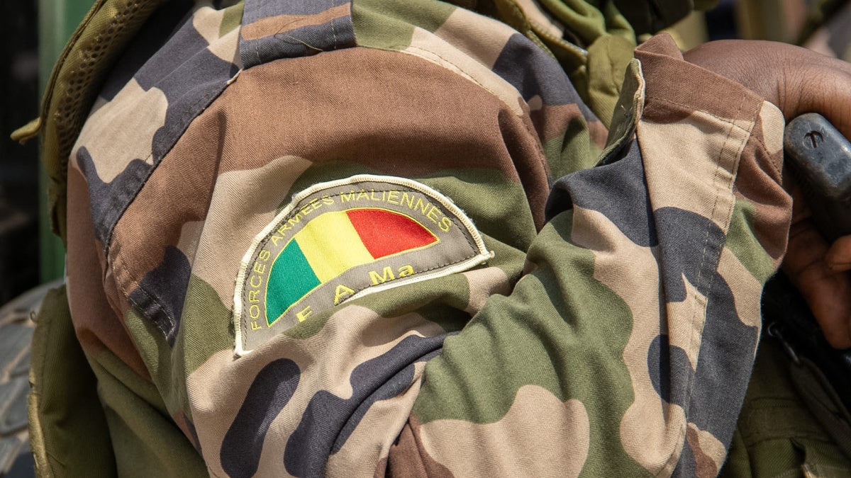 Violences au Mali : l&rsquo;armée et des milices dozos accusées de massacres de civils dans le centre