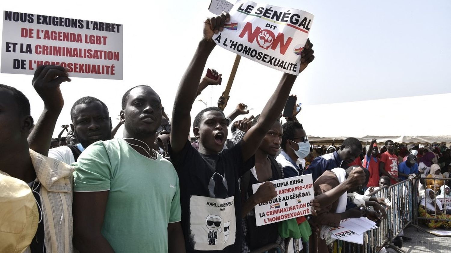 Mobilisation en France pour les droits LGBT+ au Sénégal