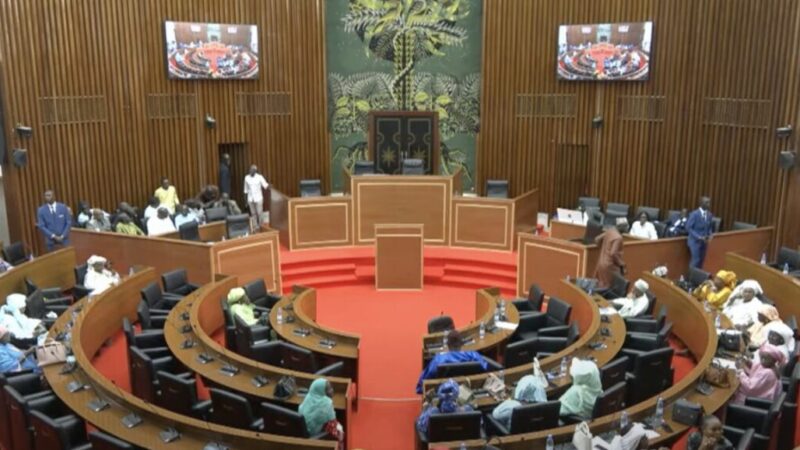 Sénégal : la montée en puissance d&rsquo;ousmane sonko à l&rsquo;assemblée nationale suscite la polémique