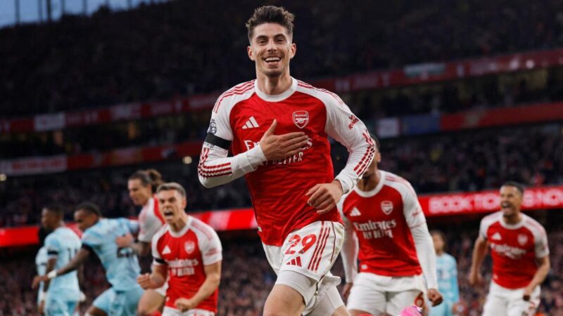 Les joueurs d&rsquo;Arsenal champions d&rsquo;angleterre : célébration en vidéo