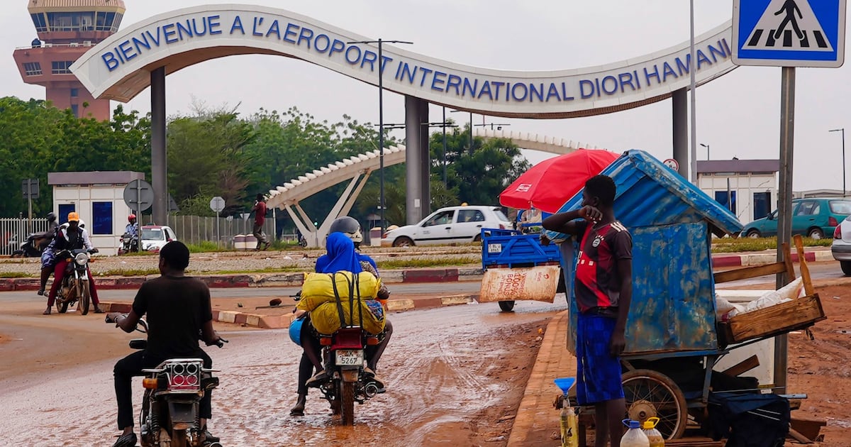 Niger : l&rsquo;attaque de l&rsquo;aéroport de Niamey bouleverse le paysage sécuritaire sahélien
