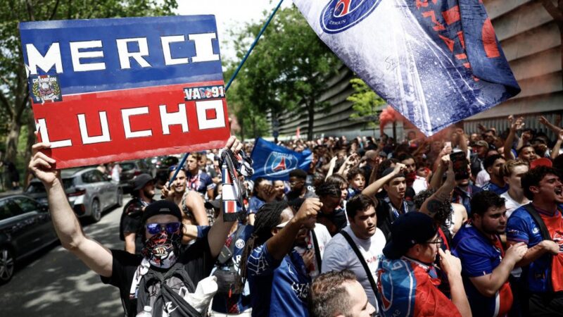 L&rsquo;ambiance électrique du parc des princes avant la finale psg arsenal