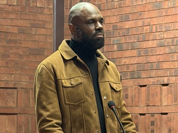 Kemi Seba à Pretoria : quand le panafricanisme sert de paravent aux dérives judiciaires