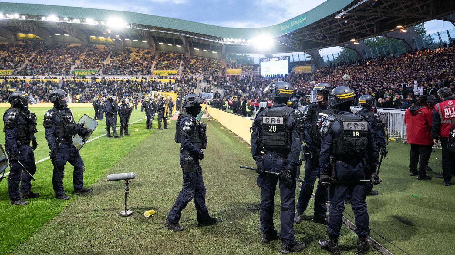 Match nantes toulouse : sanction huis clos pour les canaris et fermeture de tribune