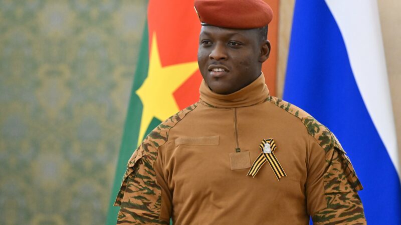 Ibrahim Traoré au Burkina Faso : sur les traces de Sankara ou une dérive autoritaire ?
