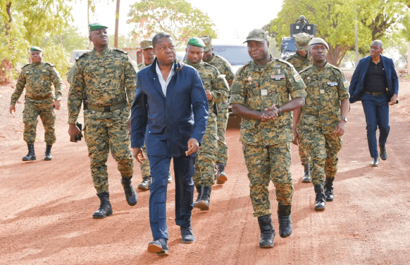 Faure Gnassingbé renforce la sécurité dans le nord du Togo lors d&rsquo;une visite stratégique