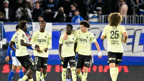 Strasbourg domine monaco dans un match spectaculaire en ligue 1