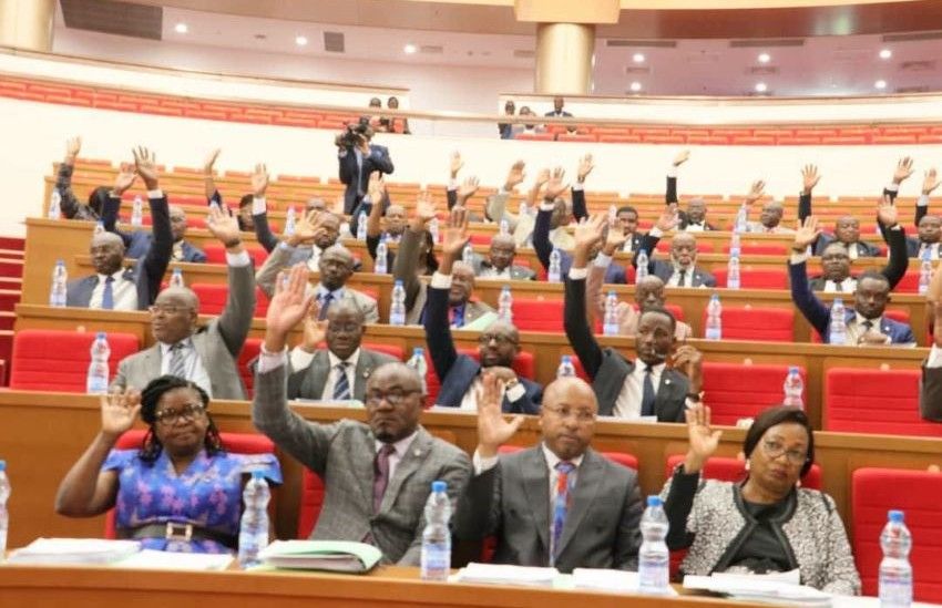 Le Gabon entre dans une nouvelle ère législative avec le vote de 18 lois