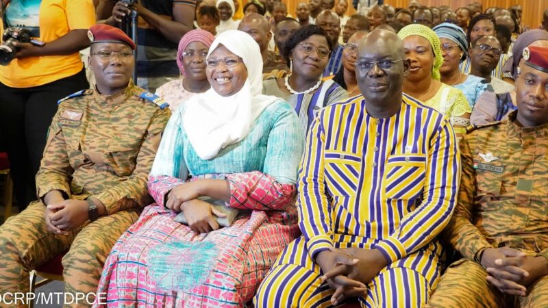 Burkina Faso : la plateforme démɛ sira révolutionne la solidarité numérique