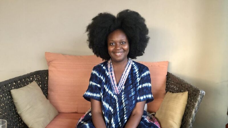 Portrait d&rsquo;une artiste burkinabè : l&rsquo;univers de Roukiata Ouedraogo
