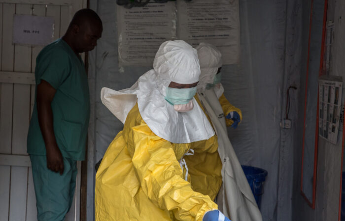 Ebola en RDC : quand l&rsquo;instabilité politique et sécuritaire complique la riposte