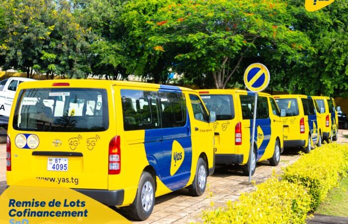 Yas Togo remet six véhicules à ses partenaires grossistes à Lomé