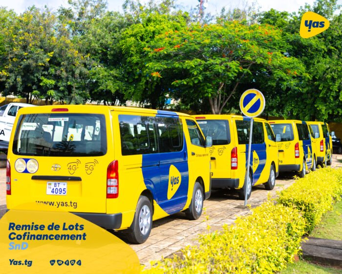 Yas Togo remet six véhicules à ses partenaires grossistes à Lomé