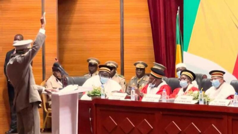 Mali : assimi goïta, l&rsquo;homme des coups d&rsquo;état, investi président de la transition