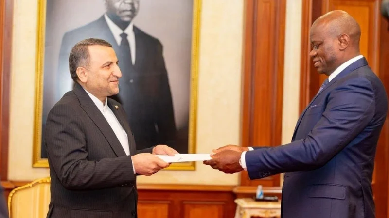 Cinq nouveaux ambassadeurs officiellement accrédités au Gabon