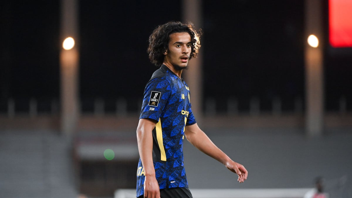 Ayyoub Bouaddi penche pour le PSG malgré l&rsquo;attrait d&rsquo;Arsenal