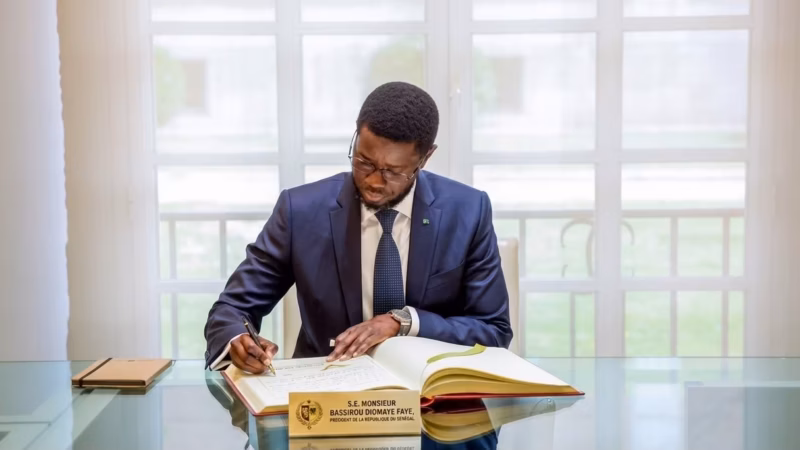 Révision constitutionnelle : Diomaye Faye choisit le référendum