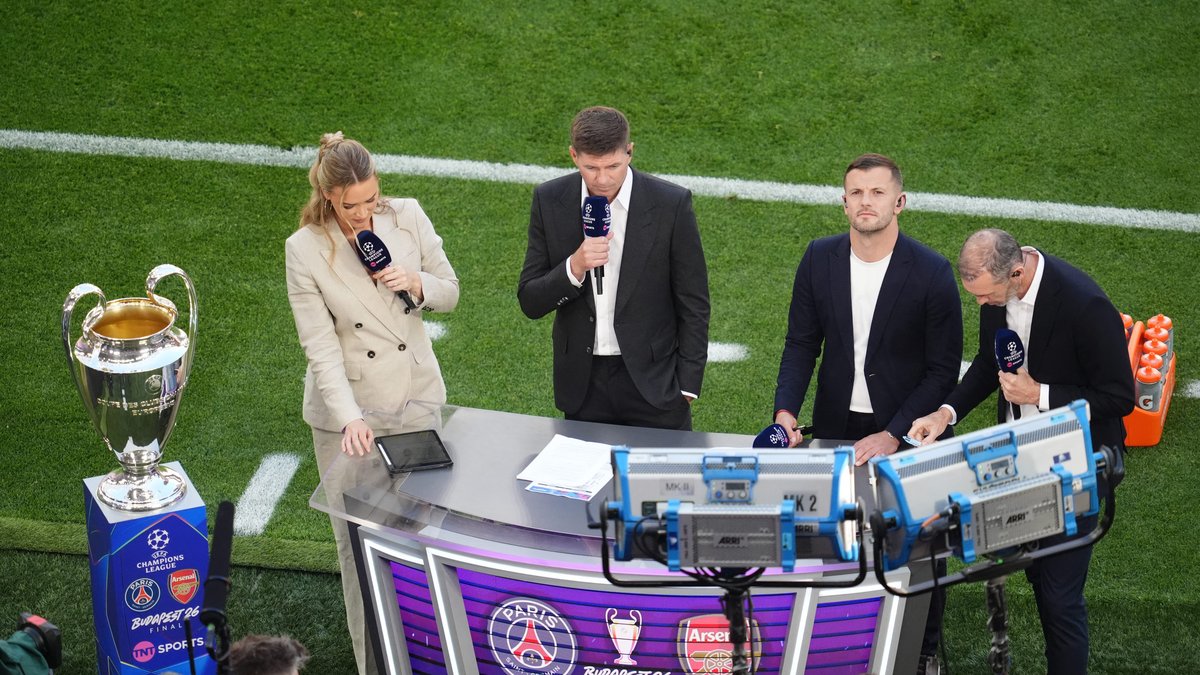 Psg et arsenal : les bourdes des commentateurs de la finale de ligue des champions moquées à l&rsquo;antenne