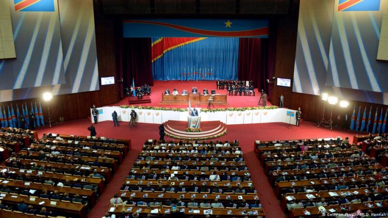 Loi sur le référendum à Kinshasa : tensions politiques entre majorité et opposition