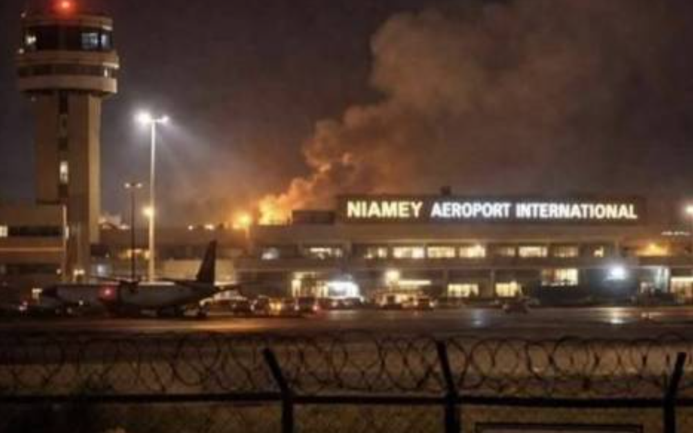 Attaque armée à l&rsquo;aéroport de Niamey : la peur s&rsquo;installe dans la capitale nigérienne