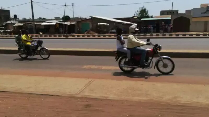 Kétou : le port de l&rsquo;uniforme devient obligatoire pour les taxi-motos