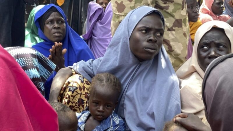 Nigeria : des centaines d&rsquo;ex-otages de Boko Haram remises aux autorités
