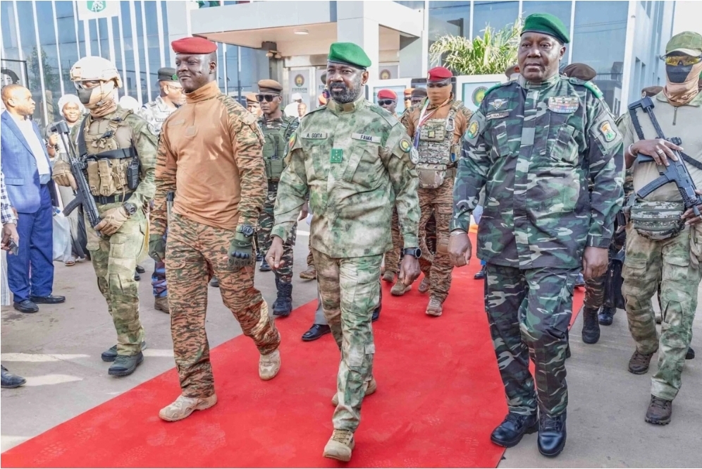 Niger : assaut terroriste à l&rsquo;aéroport de Niamey, l&rsquo;AES accuse des soutiens étrangers
