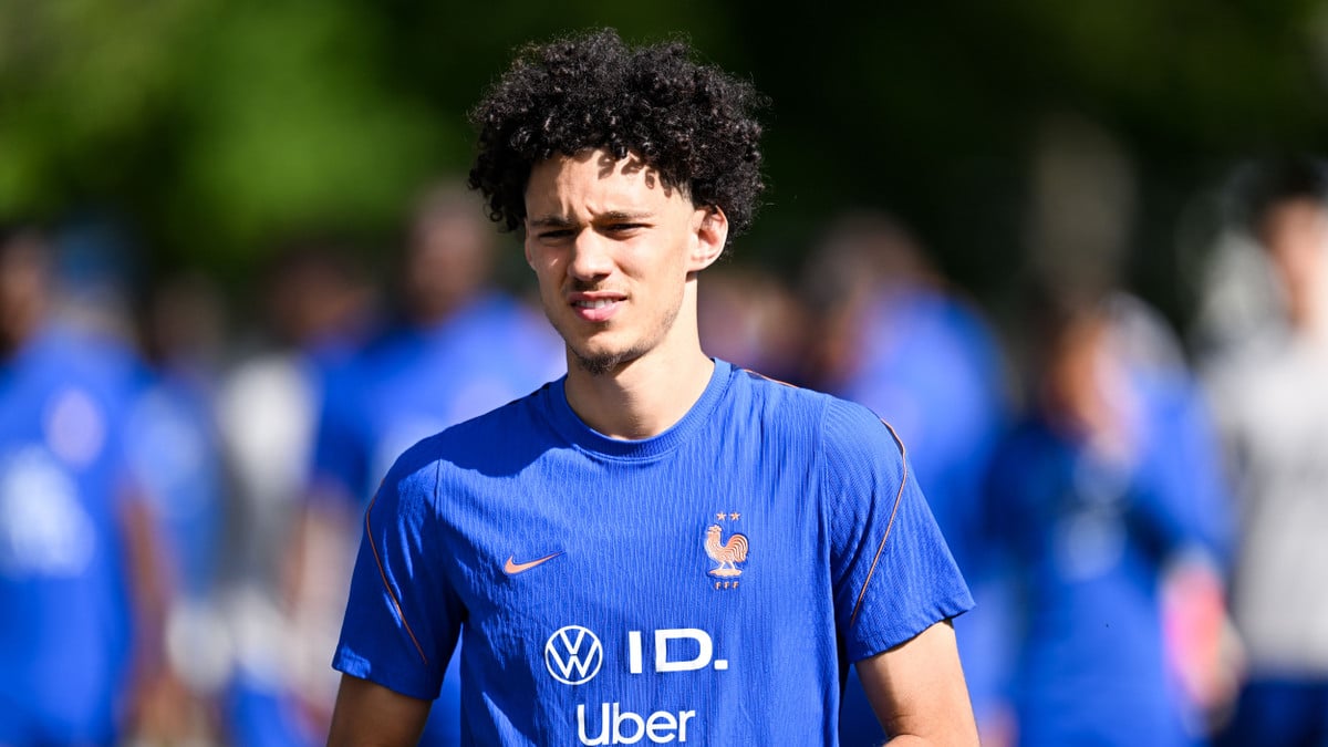 Transfert Akliouche PSG : le joueur de Monaco au cœur d&rsquo;une possible transaction avec le club parisien
