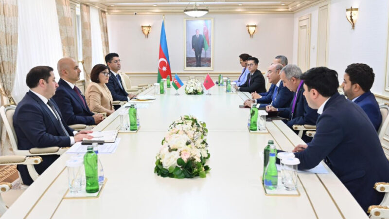 Bakou accueille des discussions parlementaires entre l&rsquo;Azerbaïdjan et le Maroc