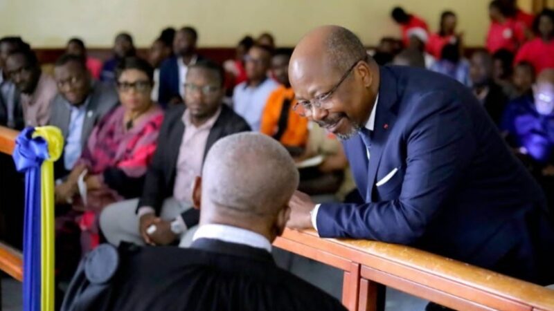 Gabon : l&rsquo;incarcération de Bilie By Nze sous le feu des critiques