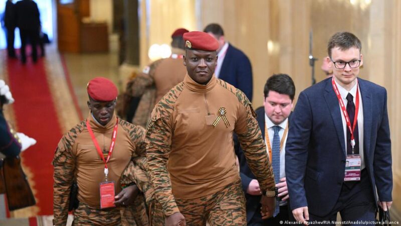 Révolution burkinabè sous Ibrahim Traoré : entre idéaux sankaristes et réalités politiques