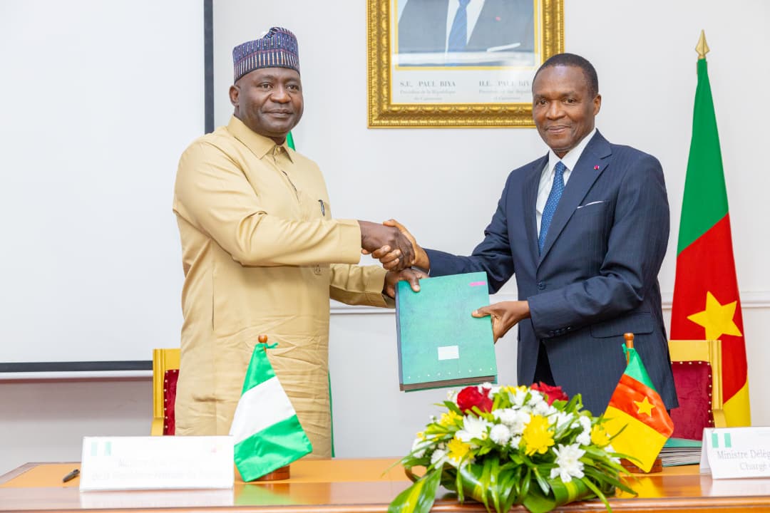 Nigeria et Cameroun scellent un nouvel accord de défense à Yaoundé