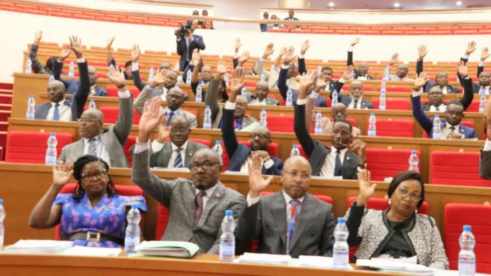 Un marathon législatif au Gabon : 18 lois cruciales adoptées à l&rsquo;Assemblée nationale