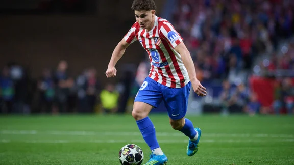 Julian Alvarez, attaquant argentin, en action avec son club