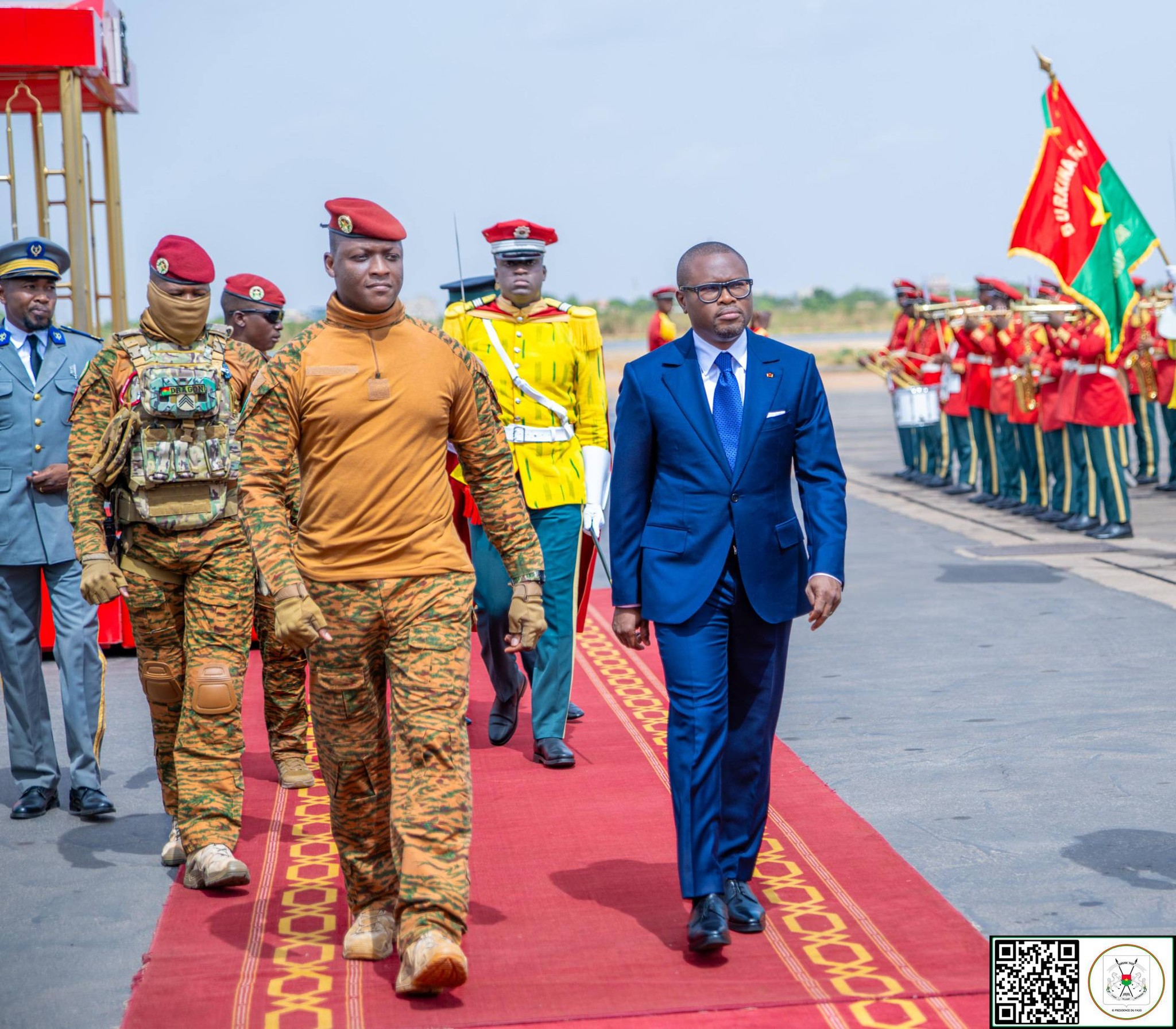 Le Capitaine Ibrahim Traoré accueille Romuald Wadagni à Ouagadougou