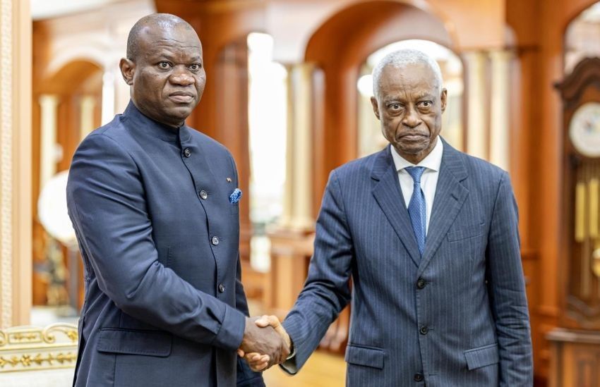Réunion entre le président gabonais Oligui Nguema et le maire de Libreville Eugène Mba