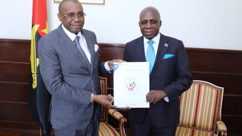 Diplomatie : Félix Tshisekedi écrit à João Lourenço sur la crise en RDC