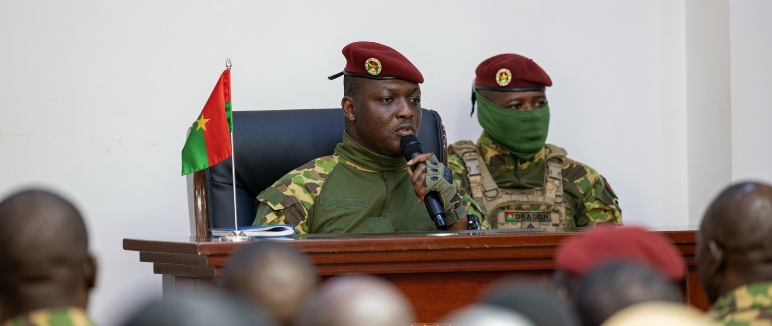 Burkina Faso : le régime de Traoré durcit le contrôle des médias après l&rsquo;amende de Canal+