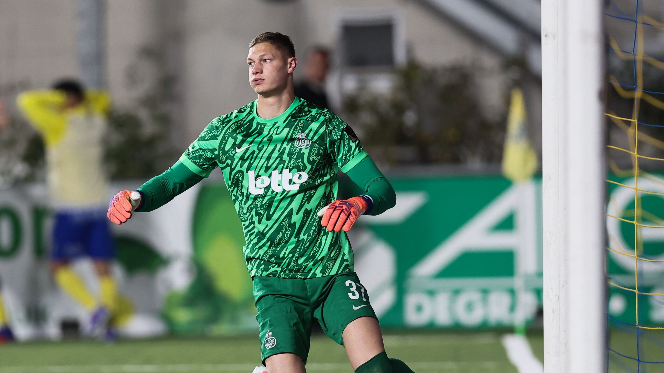 Kjell scherpen signe en premier league pour un transfert record de 10 millions d’euros